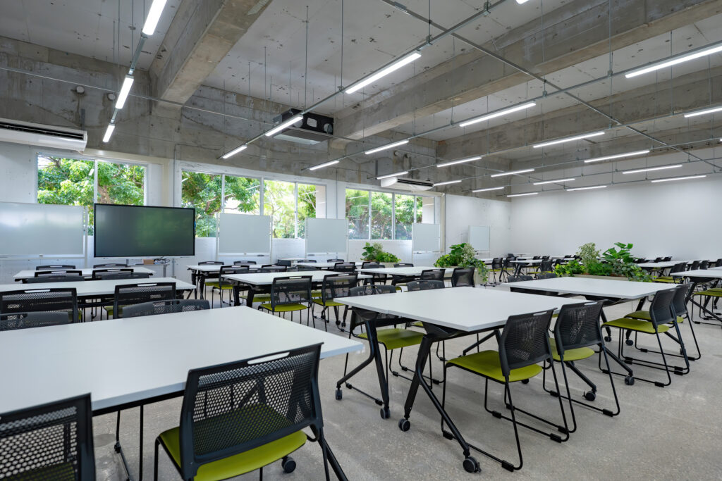 沖縄中央高等学校の校舎