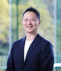 眼鏡をかけたビジネスマンのポートレート